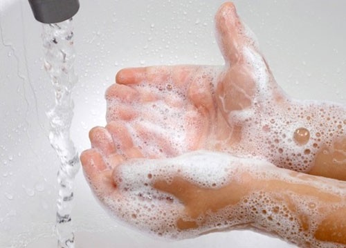 Rửa tay là cách phòng ngừa tiêu chảy hữu hiệu nhất - Ảnh: Shutterstock